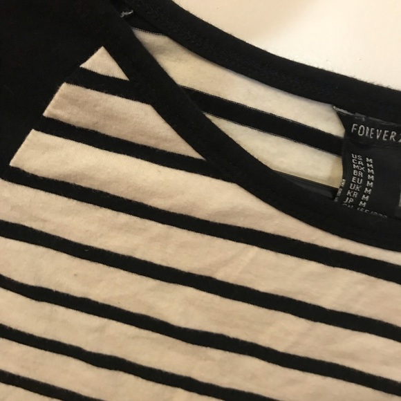 Striped Crop Top - Picture 4 of 4